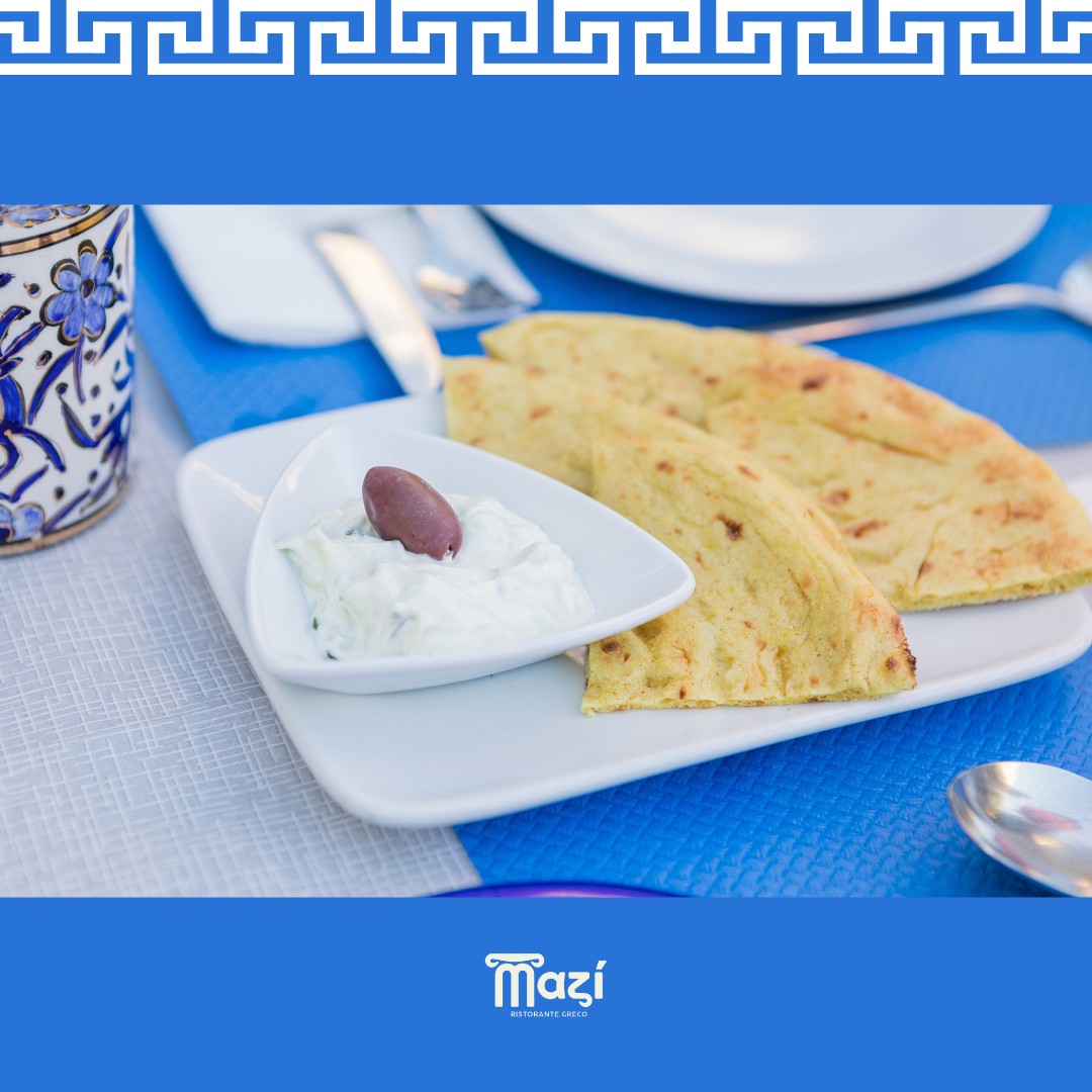 𝐓𝐳𝐚𝐭𝐳𝐢𝐤𝐢 + 𝐏𝐚𝐧𝐞 𝐩𝐢𝐭𝐚 = ❤️
Che sia come aperitivo la sera o come antipasto prima di pranzo o cena, questa combo di @maziristorante conquista sempre tutti😍
La deliziosa salsa di yogurt greco e cetrioli unita al pane pita crea il connubio perfetto per il vostro palato😋
Venite a trovarci e provatela anche voi🇬🇷
Mazì e il suo staff vi aspettano in
📍𝑉𝑖𝑎 𝑆𝑎𝑛 𝐿𝑢𝑐𝑖𝑓𝑒𝑟𝑜, 63
🗓️ 𝐷𝑎𝑙 𝑀𝑎𝑟𝑡𝑒𝑑𝑖̀ 𝑎𝑙𝑙𝑎 𝐷𝑜𝑚𝑒𝑛𝑖𝑐𝑎
🍽️ 𝐶𝑜𝑙𝑎𝑧𝑖𝑜𝑛𝑒, 𝑝𝑟𝑎𝑛𝑧𝑜 𝑒 𝑐𝑒𝑛𝑎
𝑃𝑒𝑟 𝑖𝑛𝑓𝑜 𝑒 𝑝𝑟𝑒𝑛𝑜𝑡𝑎𝑧𝑖𝑜𝑛𝑖
📲 345 02 99767
🌐 https://mazi.rest
#antipasti #cagliari #cucinagreca #colazione #pranzo #cena #maziristorante #grecia #foodexperience #greekfood #hellenic #hellenicworld #tradizionegreca #specialitàelleniche #cucinetradizionali #aperitivo #panepita #tzatziki